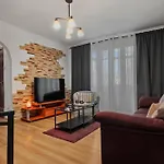 Old Town Signature Apartment